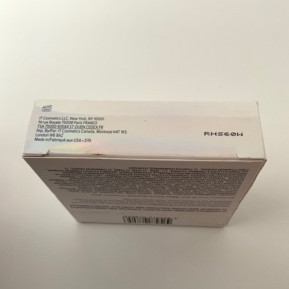 It Cosmetics Bye Bye Foundation Deep Ebony Powder - Picture 6 of 12